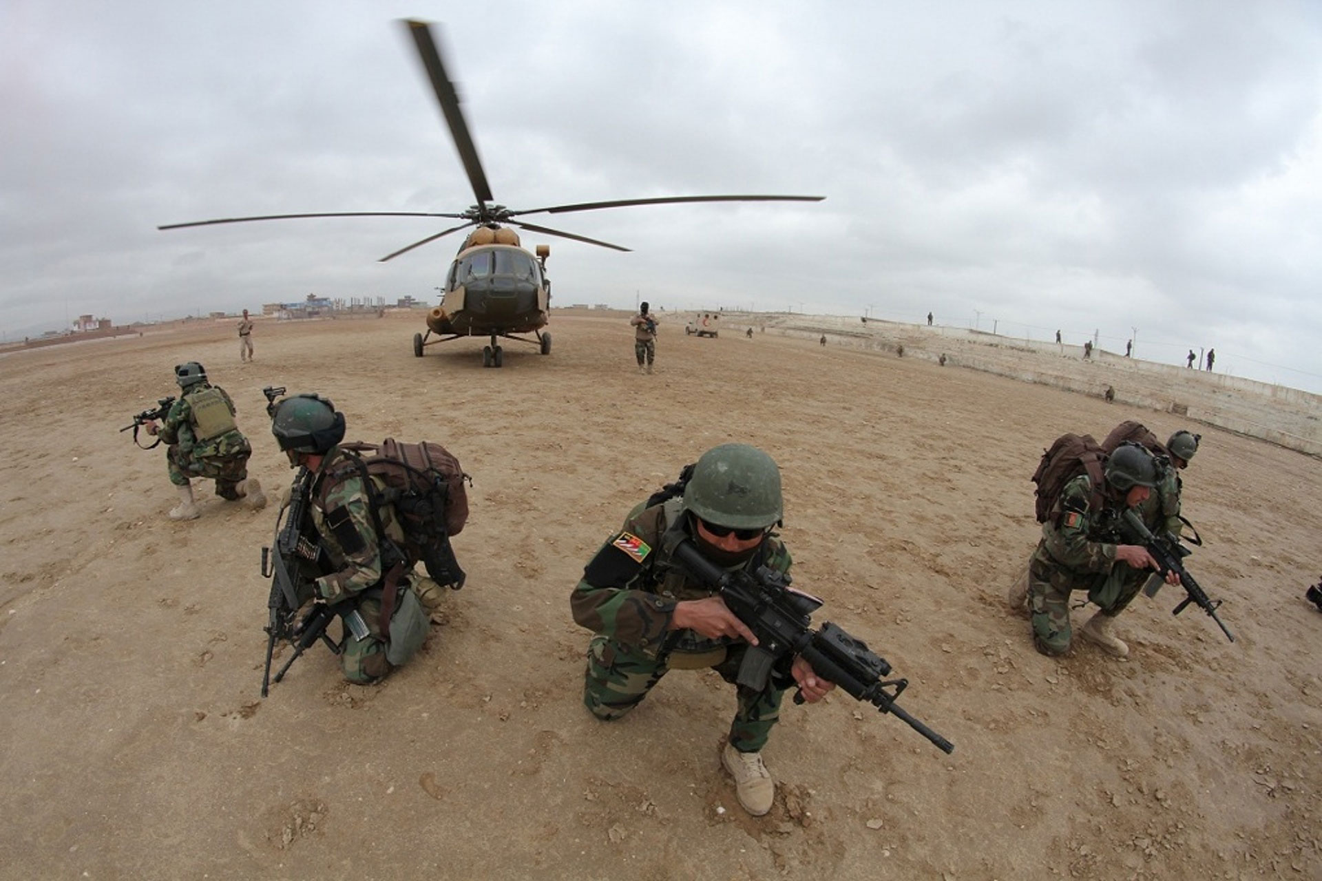 نیروهای امنیتی افغانستان در حال رزمایش