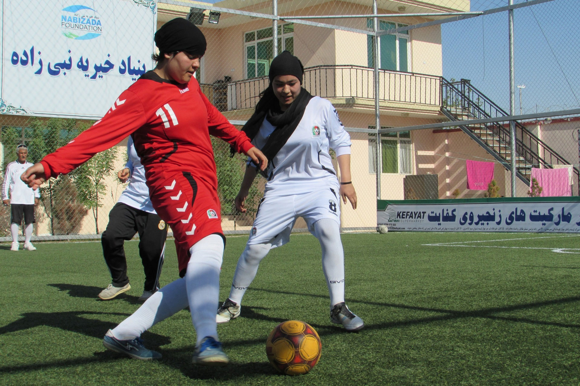 فوتبالیست زن افغان