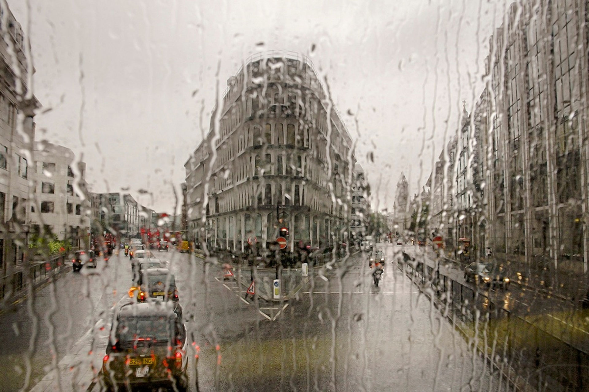 عکس های جرج جورجیو از لندن از درون اتوبوس دوطبقه